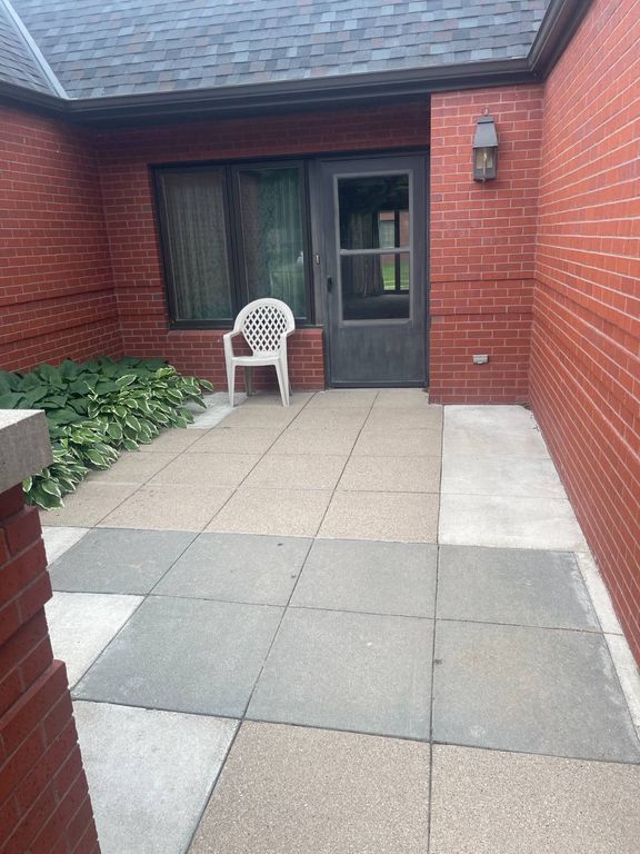 521 Tilden St, Holdrege, NE - View 2