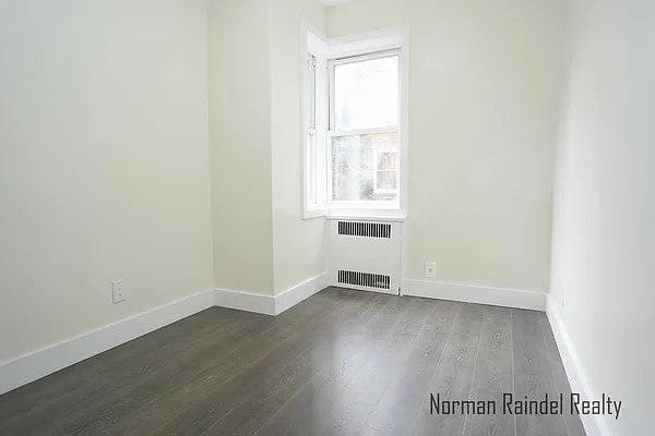 Rented by Norman Raindel, LREB | media 10