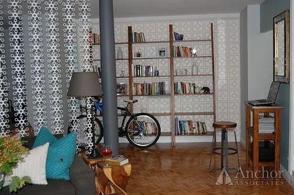 Rented by Anchor Associates | media 4