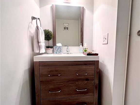 5th image of 8568 NW 8th St #Townhouse 27