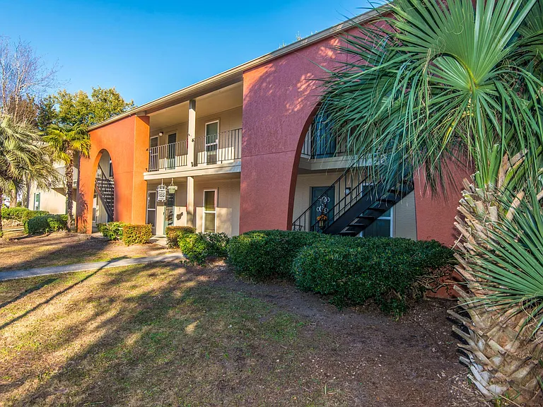 Spanish Oaks — Photo 10