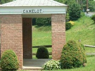 503 Camelot Dr, Pittsburgh, PA 15237