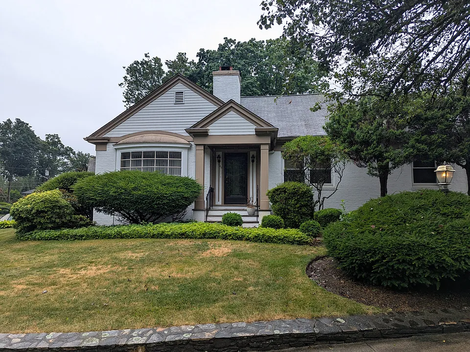 40 Brookway Rd