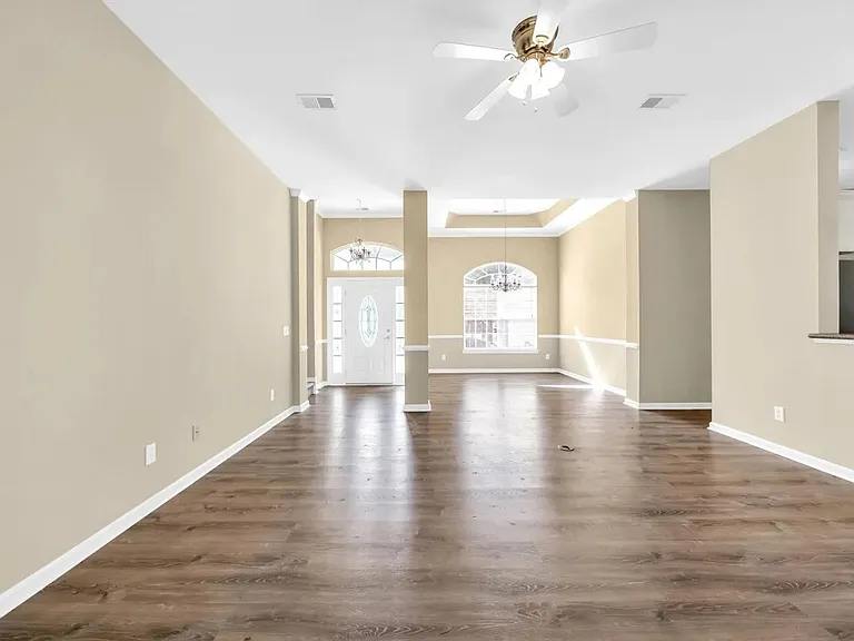414 Carriage Lake Dr — Photo 9