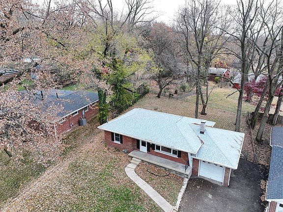 2nd image of 808 Valley Dr