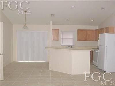 2nd image of 4414 Golfview Blvd