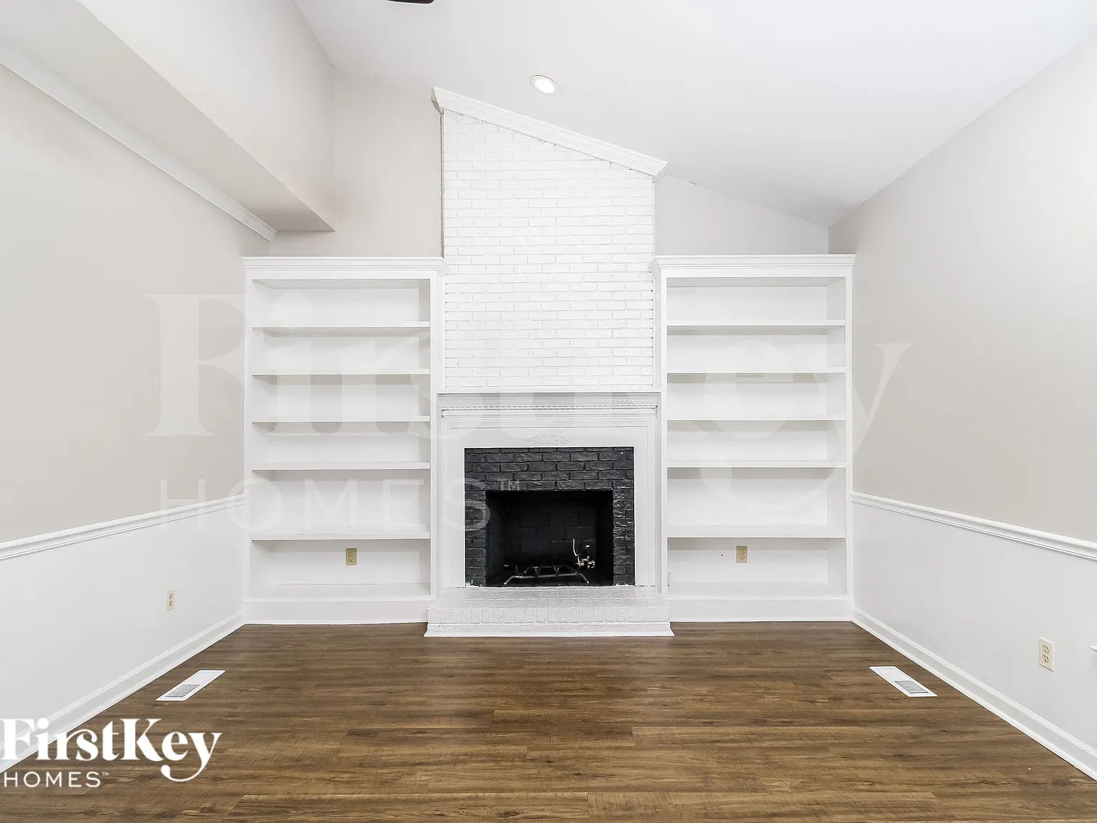 4 bed, 2.5 bath, 2340 sqft, $2,710 — Photo 2