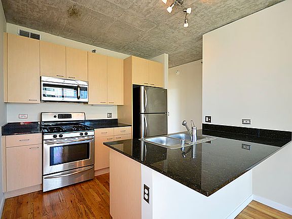 4th image of 1845 S Michigan Ave Unit 806