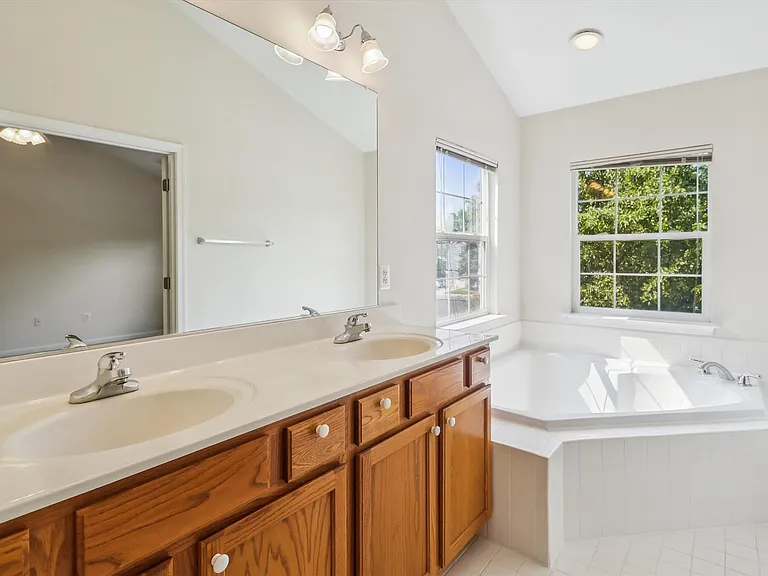13404 Fountain Club Dr — Photo 11