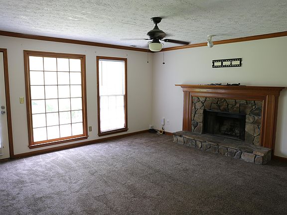 2nd image of 1944 Hunt Crossing Ct
