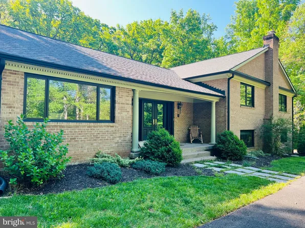 7505 Thistledown Trl, Fairfax Station, VA 22039