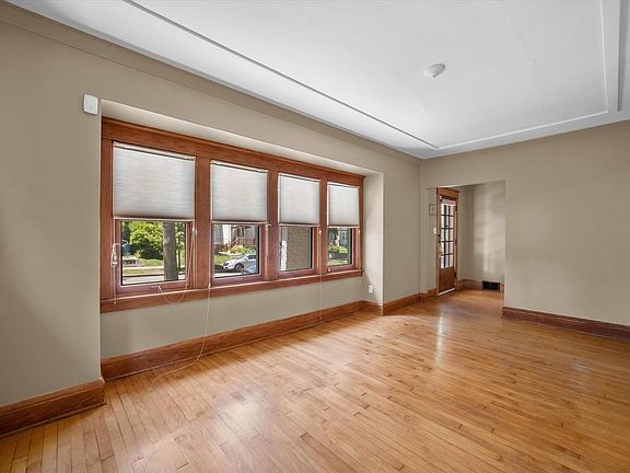 5th image of 3314 N Newhall STREET