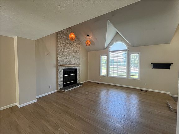 3rd image of 1009 Ragan Rd