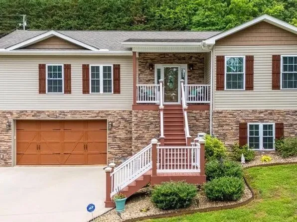 180 Owens Dr, Rocky Top, TN 37769