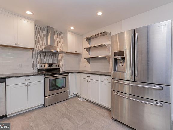 2nd image of 2240 Greenvalley Dr