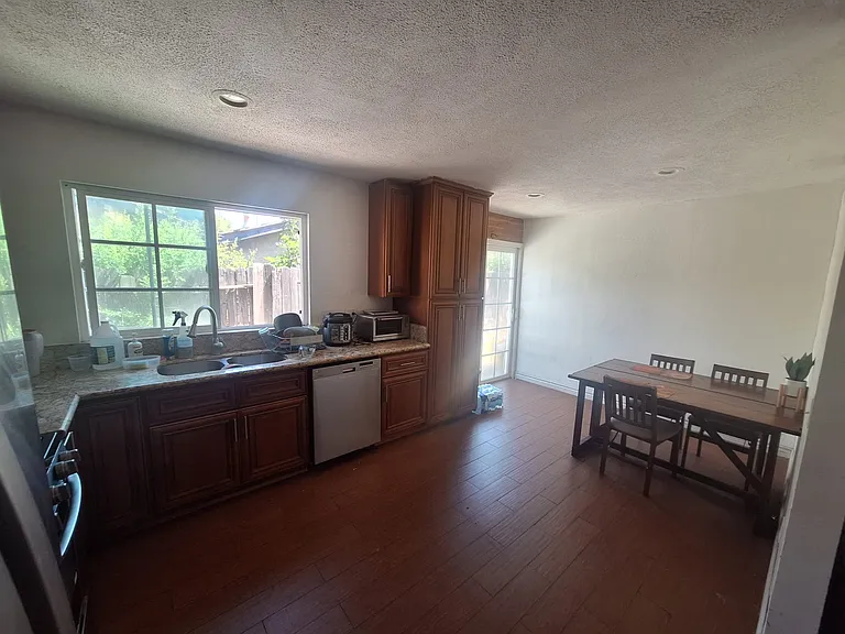 1364 S Lincoln Ave #1 — Photo 7