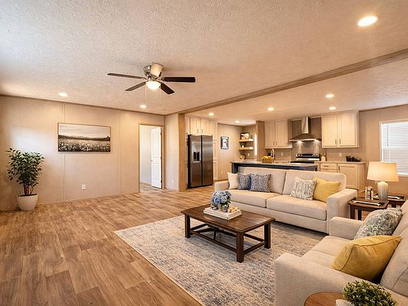 4th image of 556 Coyote Cir #143