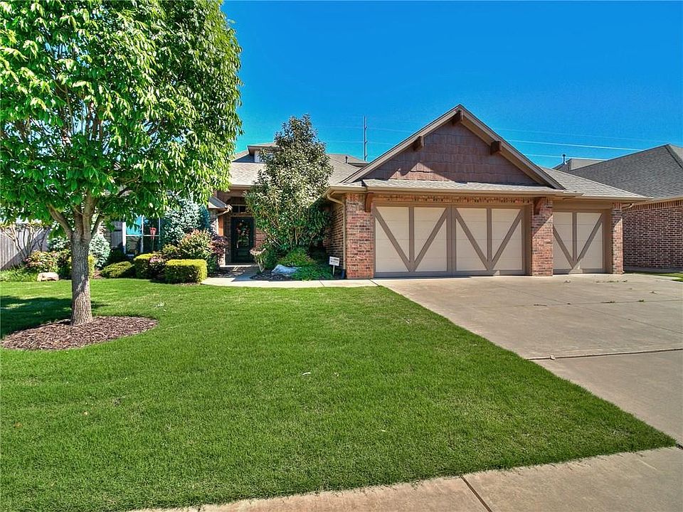 1st image of 3021 SW 135th Ter