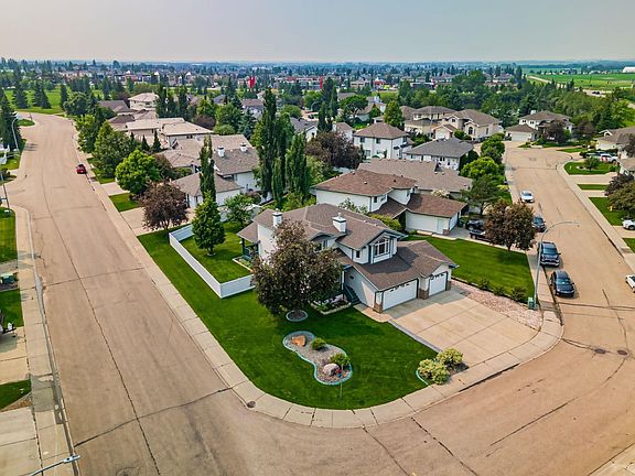 2nd image of 38 Rivard Cres