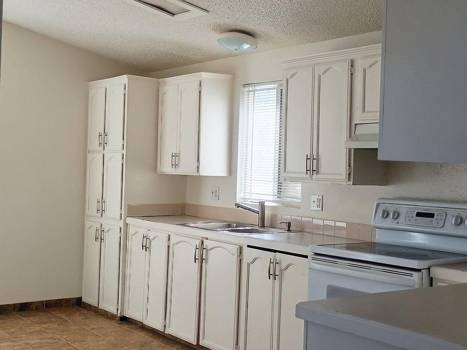 1st image of 2437 Roberts Rd