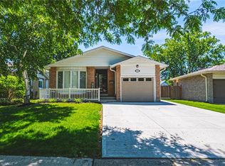 32 Ainsworth St, Hamilton, ON L8J 1T1