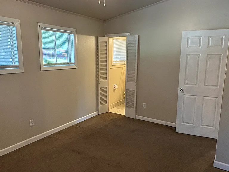 721 Meadowdale Pl — Photo 9