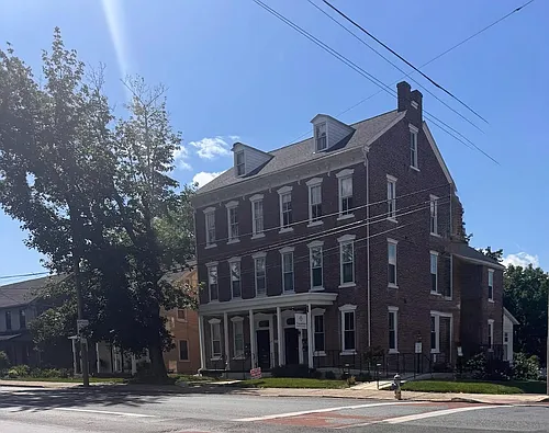 205 Main St #2 Photo 1