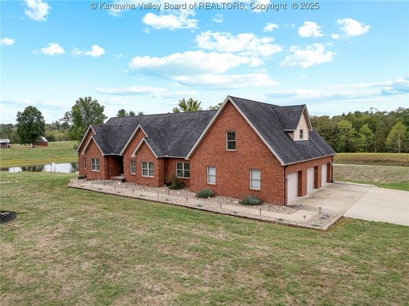 62 Mandolin Dr, Buffalo, WV 25033