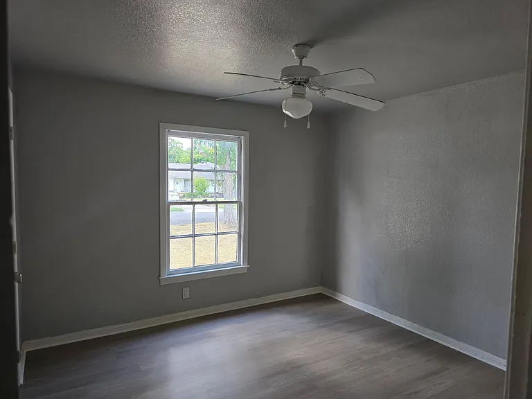 933 Carondolet Ct — Photo 6