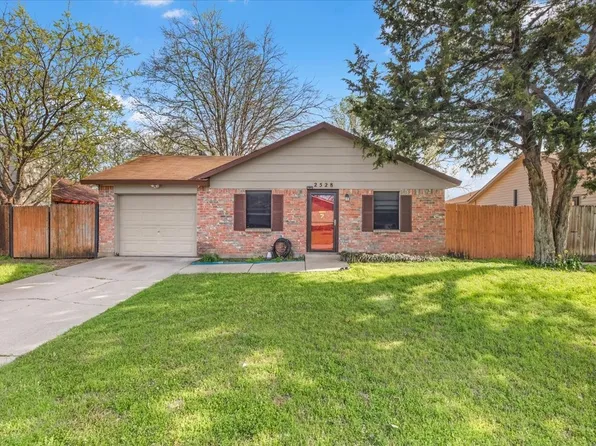 2528 Navasota Cir, Fort Worth, TX 76131