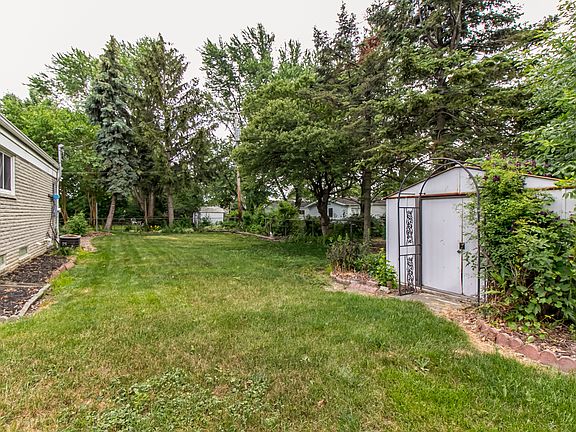 5th image of 2883 Clayton Dr
