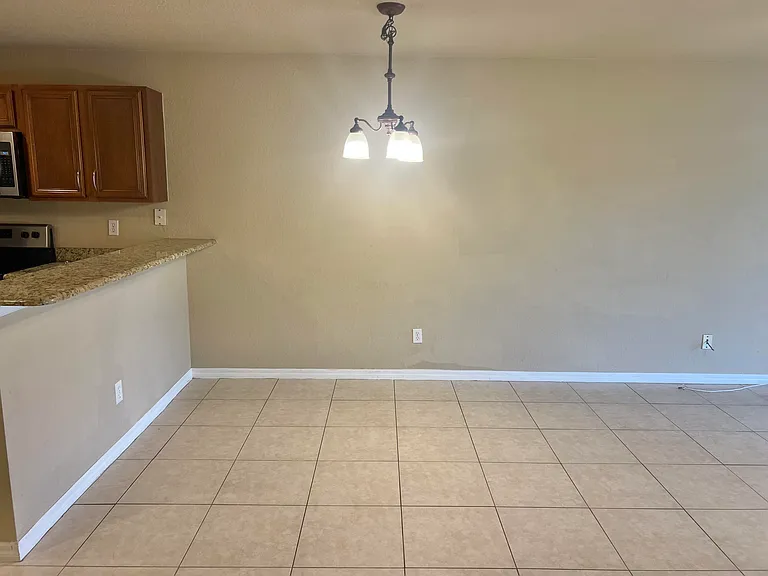 2552 SW Marshfield Ct — Photo 8