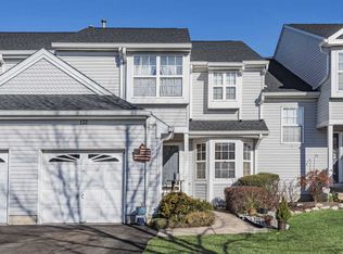 122 Colony Club Dr, Sayreville, NJ 08872
