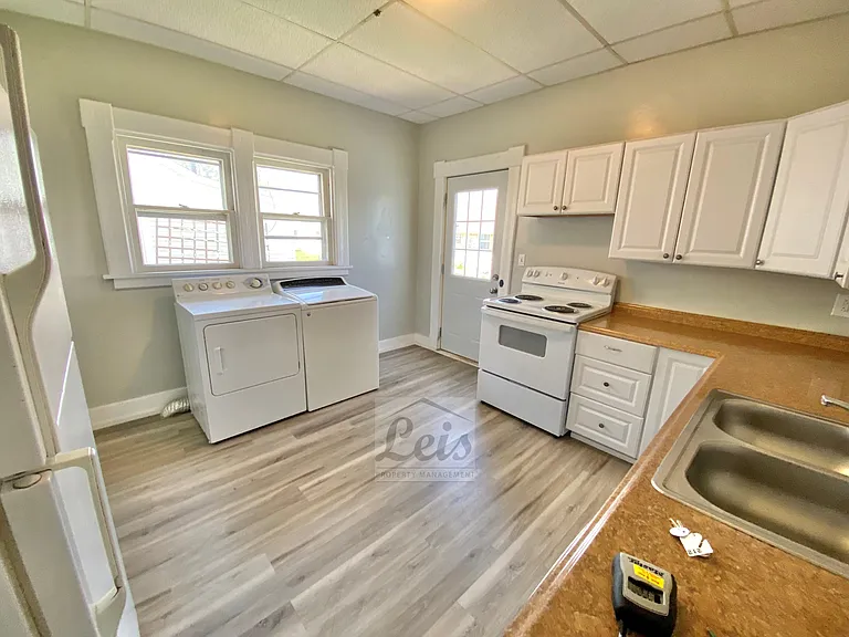 918 W Greene St — Photo 16
