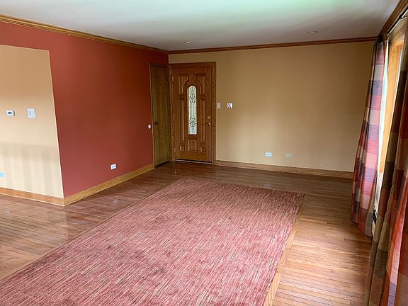 4th image of 11136 S Helena Dr