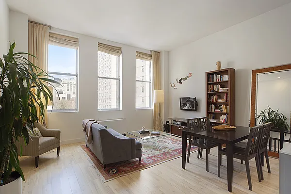 Sold by Nest Seekers International | media 11