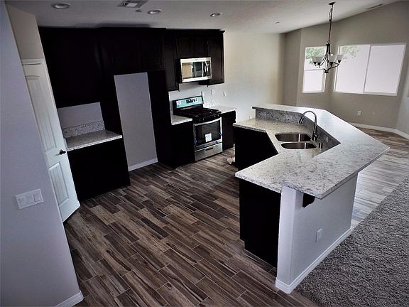 4th image of 12745 Autumn Leaves Ave