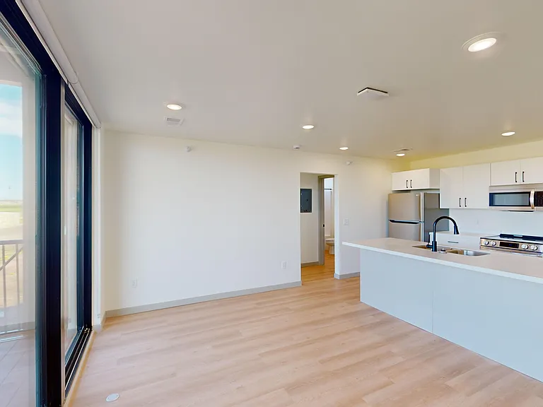 6004 S Coneflower Ave #201 — Photo 3