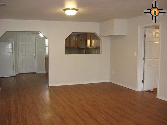 5th image of 210 N Oak St