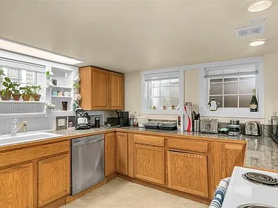 5212 20th Ave NE — Photo 12