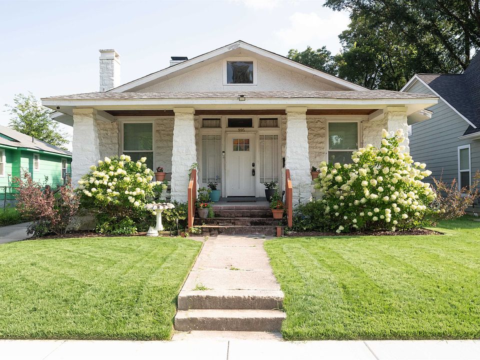 1st image of 995 Forrest Ave