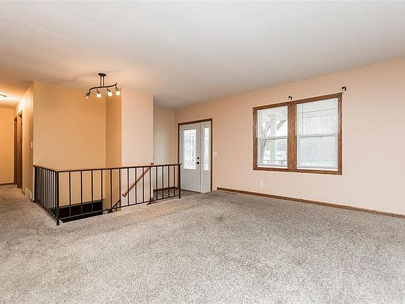 3rd image of 6605 Brentwood Dr NE