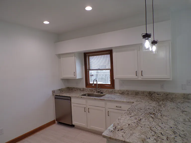 79 Wilber Ave — Photo 7