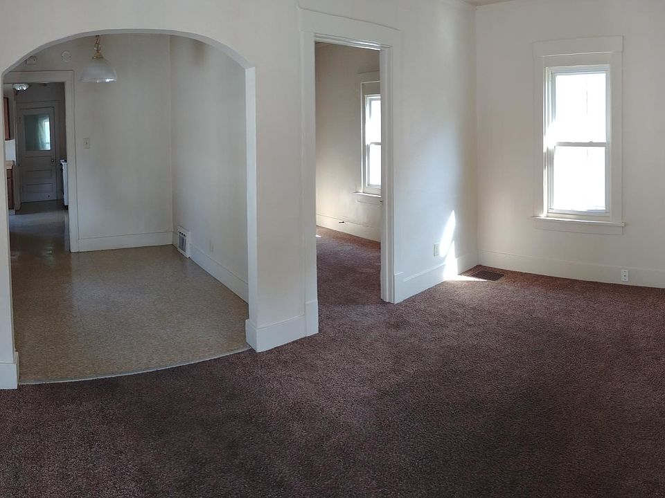 2nd image of 1916 N Milton Ct