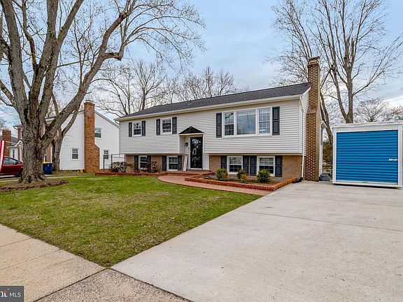 3rd image of 5911 Bond Ct