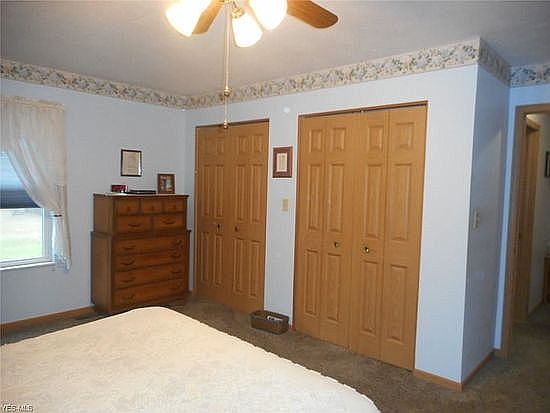 4th image of 1311 Surrey Point Dr SE