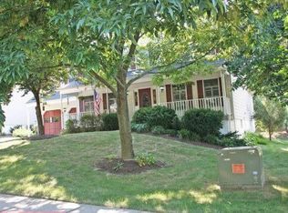 1329 Grant St, Herndon, VA 20170