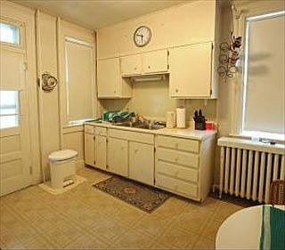 Kitchen upgraded since)