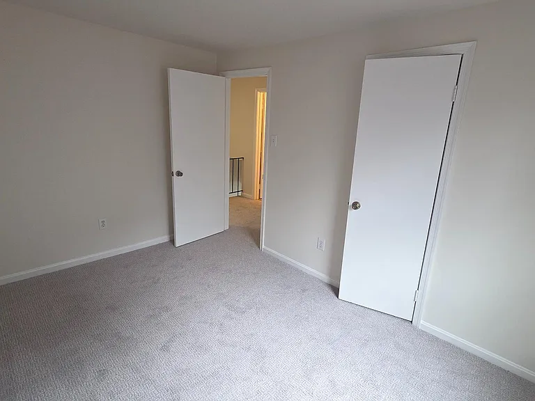 8106 Lakepark Dr — Photo 14