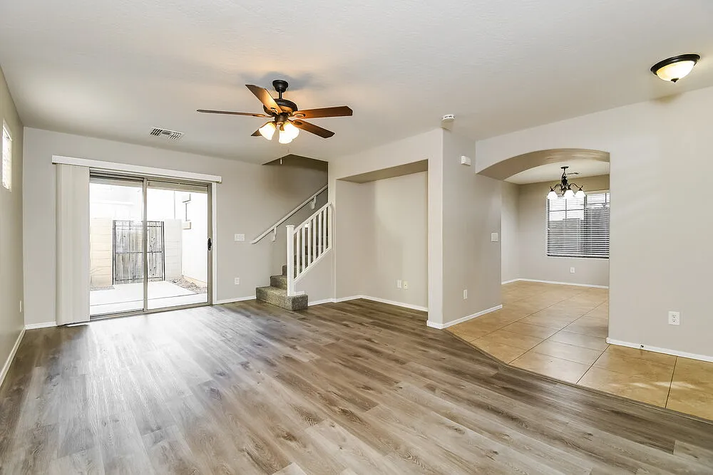 3 bed, 2.5 bath, 1684 sqft, $2,245 — Photo 4